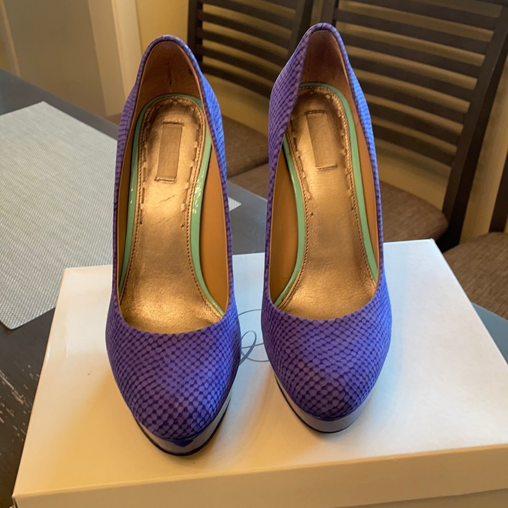 Purple suede Rachel Roy pumps
